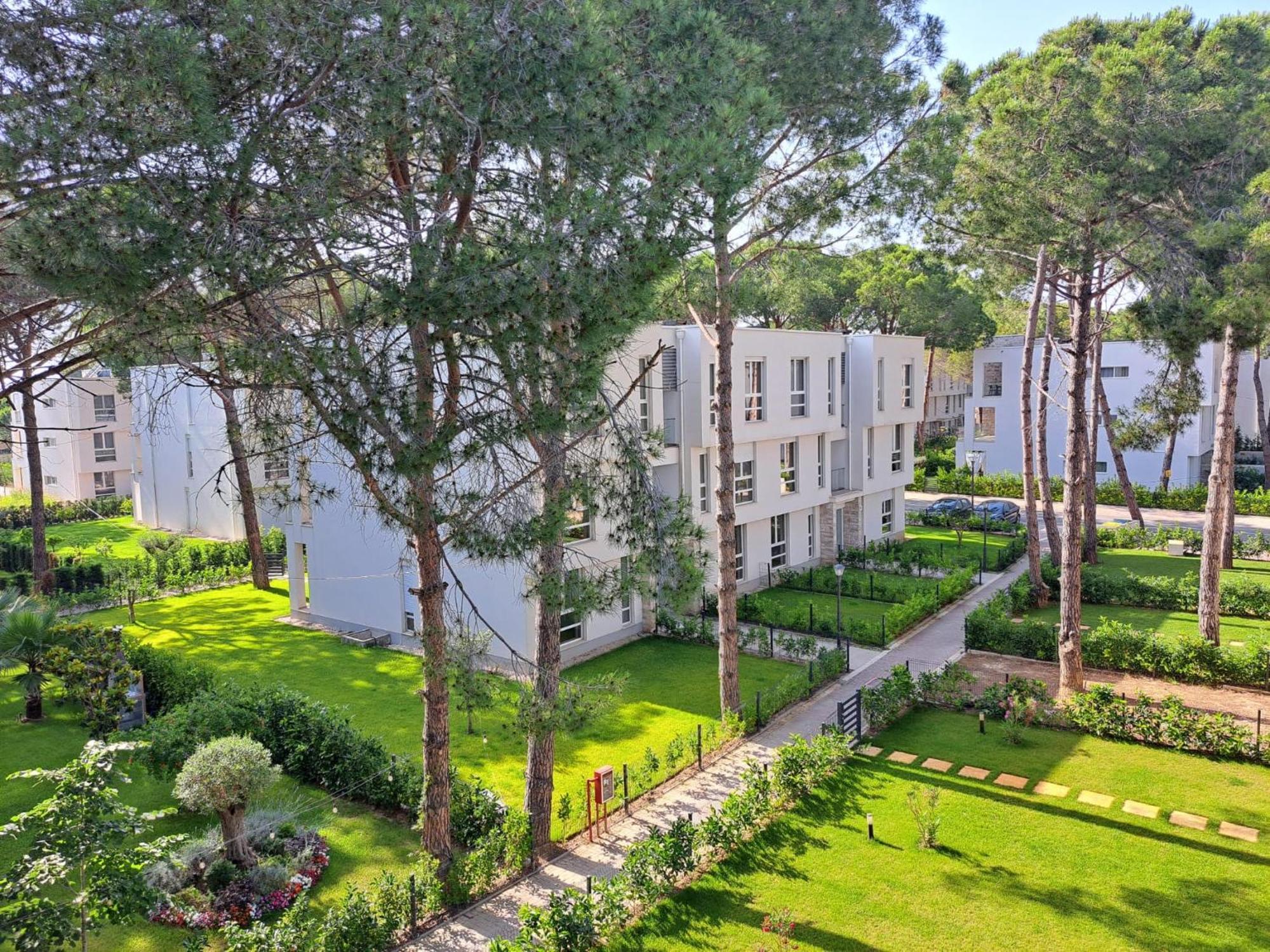 M&E Premium Apartments - San Pietro Durrës Esterno foto